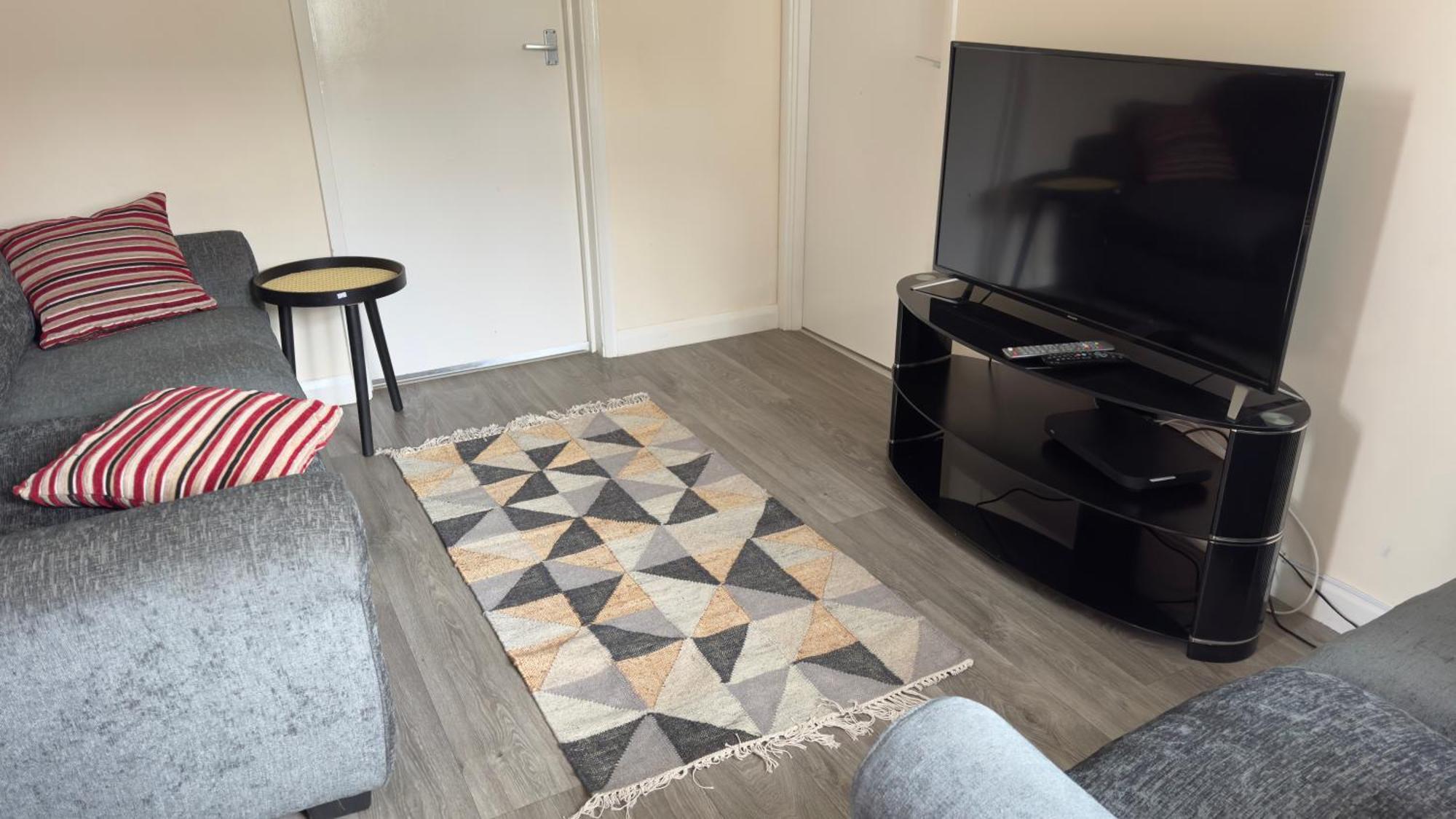 איילסברי Contractor'S Haven- 4-Bedroom House With Free Parking, Super Fast Wifi, Fran Properties In Aylesbury, Pets Are Welcome! מראה חיצוני תמונה